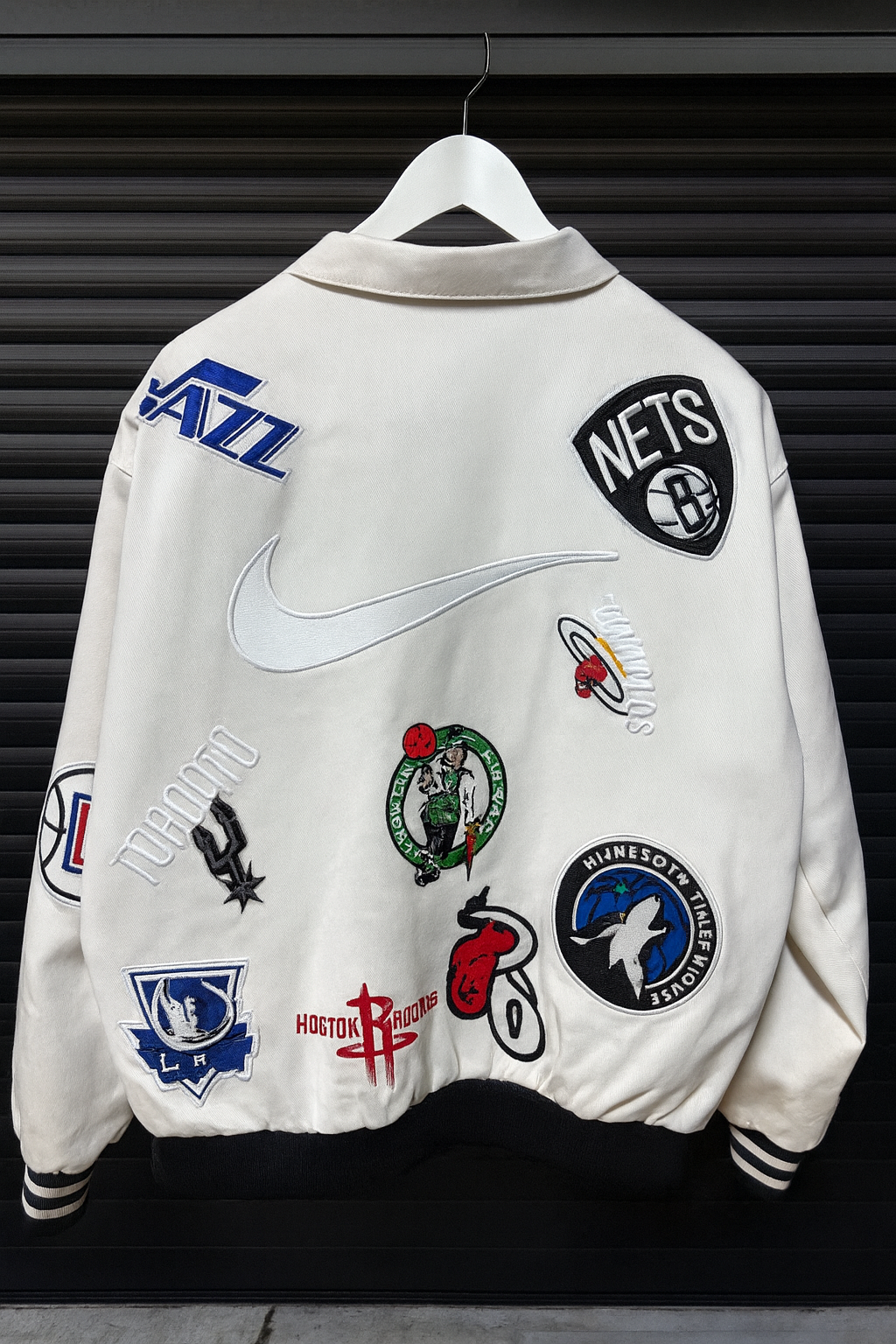 NBA Patch Jacket Collar – White Nike tick